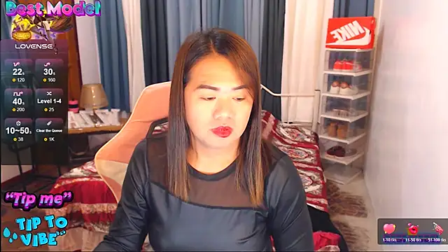 Snapshot of MagnificatMistress chatting on 12-16-25, 08:36 MagnificatMistress online show from 12-16-25, 08:36