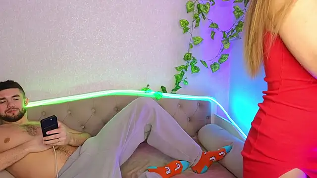 Snapshot of ParadisePleasure_ chatting on 03-06-25, 01:58 ParadisePleasure  online show from 03-06-25, 01:58