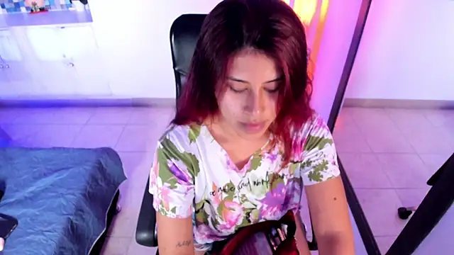 Karlagonzales  online show from 02-07-25, 06:45