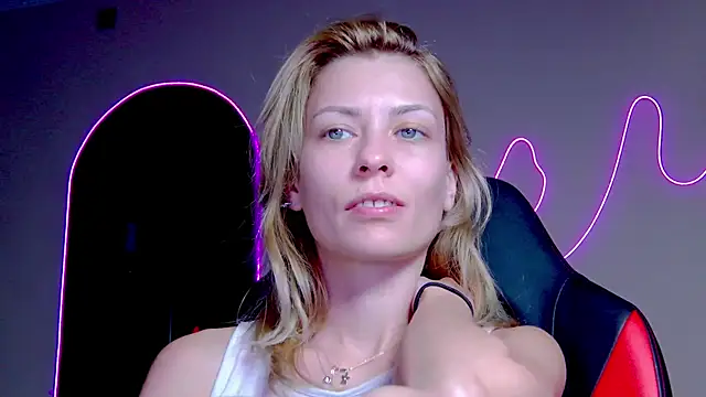 karo123421 online show from 10-10-25, 08:19