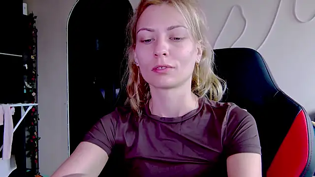 karo123421 online show from 11-08-25, 10:15