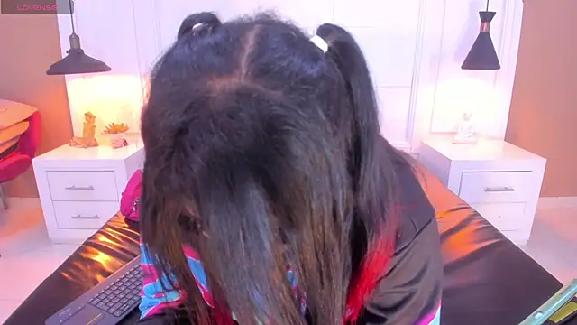 SilvanaCapelli online show from 10-16-25, 05:19