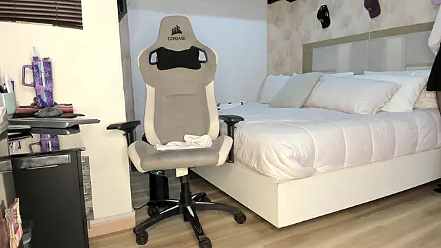 stefializon online show from 11-28-25, 02:58