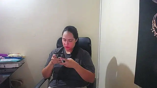 kendall 52 online show from 12-19-24, 01:51