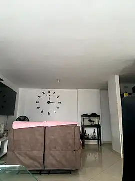 kendall 52 online show from 10-01-25, 05:19