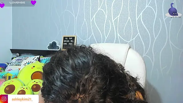 AshleyKim  online show from 10-25-25, 11:54