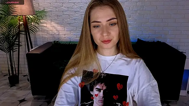 Adelyna Bird online show from 03-16-25, 07:15