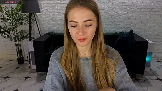 Adelyna Bird online show from 09-29-25, 06:18