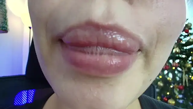 lisbet21x online show from 12-20-24, 07:28