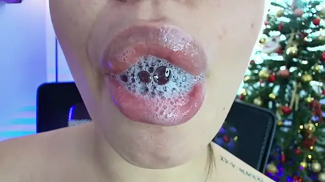 lisbet21x online show from 12-31-24, 03:53