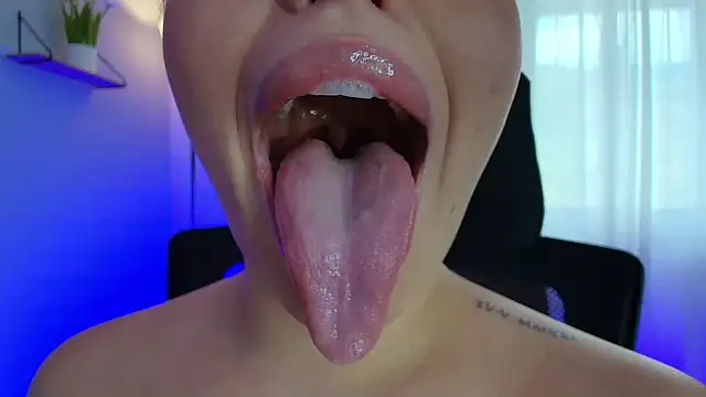 lisbet21x online show from 01-28-25, 07:32