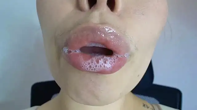 lisbet21x online show from 10-28-25, 09:17