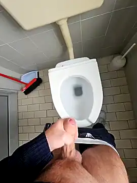 Snapshot of Dolceporco19 chatting on 12-18-24, 09:04 Dolceporco19 online show from 12-18-24, 09:04