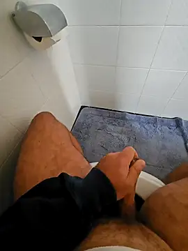 Snapshot of Dolceporco19 chatting on 10-13-25, 08:47 Dolceporco19 online show from 10-13-25, 08:47