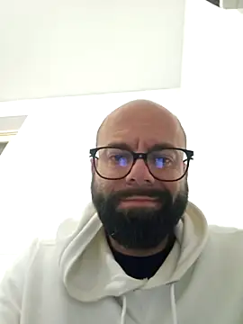 Snapshot of Dolceporco19 chatting on 10-21-25, 04:19 Dolceporco19 online show from 10-21-25, 04:19