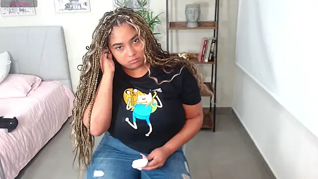 Snapshot of Kenya--Buhle chatting on 02-12-25, 11:07 Kenya--Buhle online show from 02-12-25, 11:07