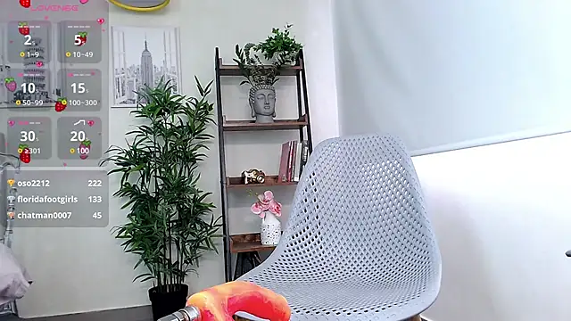 Snapshot of Kenya--Buhle chatting on 02-17-25, 05:10 Kenya--Buhle online show from 02-17-25, 05:10