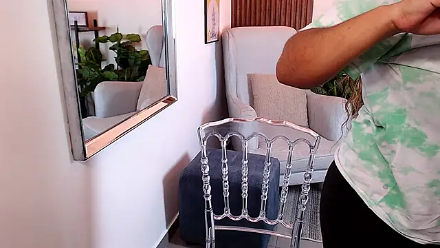 Snapshot of Kenya--Buhle chatting on 02-18-25, 06:15 Kenya--Buhle online show from 02-18-25, 06:15