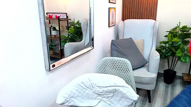 Snapshot of Kenya--Buhle chatting on 03-21-25, 11:12 Kenya--Buhle online show from 03-21-25, 11:12