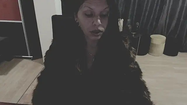 Snapshot of GoldenSasha chatting on 10-19-25, 03:23 GoldenSasha online show from 10-19-25, 03:23