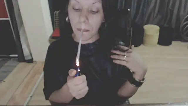 Snapshot of GoldenSasha chatting on 11-15-25, 06:37 GoldenSasha online show from 11-15-25, 06:37