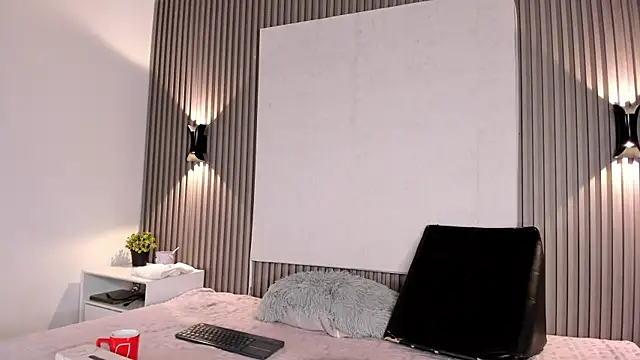 Zafiiraa online show from 01-10-26, 03:47