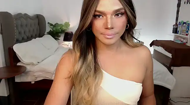 liaa lurrecams online show from 01-06-25, 11:07