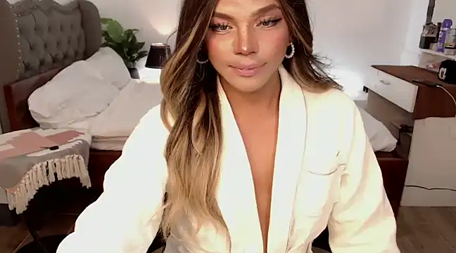 liaa lurrecams online show from 01-24-25, 03:45