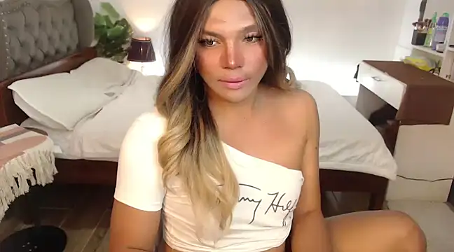 liaa lurrecams online show from 02-24-25, 07:41