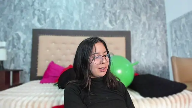 Lia sarahi online show from 03-06-25, 11:14