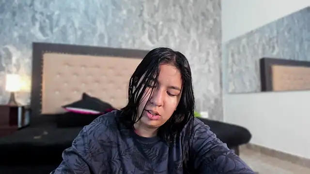 Lia sarahi online show from 03-10-25, 12:04