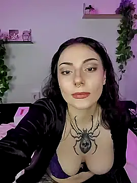 Snapshot of Moxxxie chatting on 12-05-24, 05:17 Moxxxie online show from 12-05-24, 05:17