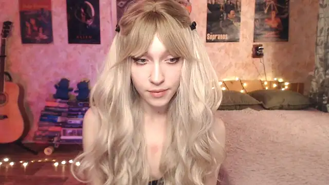 Friendly Ellie online show from 01-10-25, 12:27