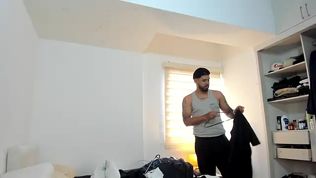 Justyn Torres online show from 10-16-25, 02:07