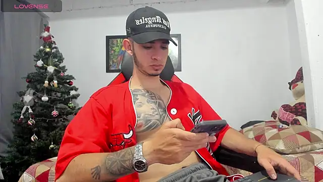 Snapshot of freestyle_blake1 chatting on 12-17-24, 06:42 freestyle blake1 online show from 12-17-24, 06:42
