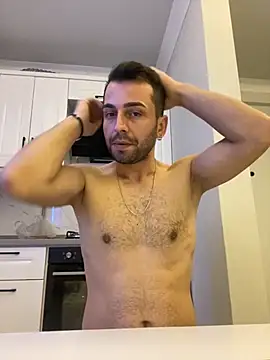 Snapshot of Emre-34 chatting on 11-09-25, 03:54 Emre-34 online show from 11-09-25, 03:54