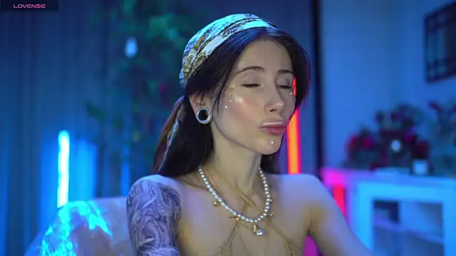 Your Nicolett online show from 02-13-25, 01:40