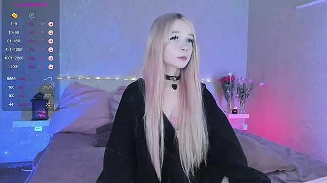 Snapshot of Misty_Shadow chatting on 03-08-25, 10:24 Misty Shadow online show from 03-08-25, 10:24