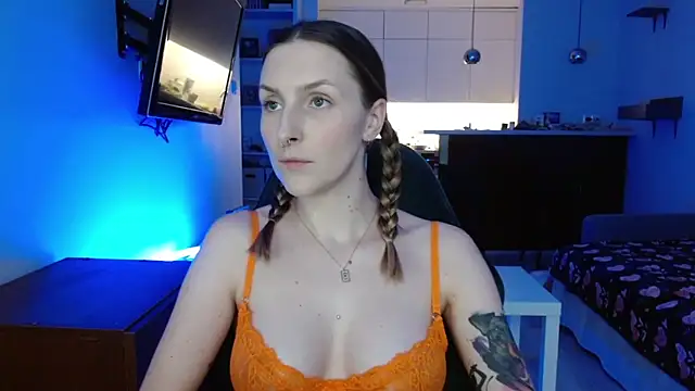 illusorycat online show from 10-24-25, 01:51