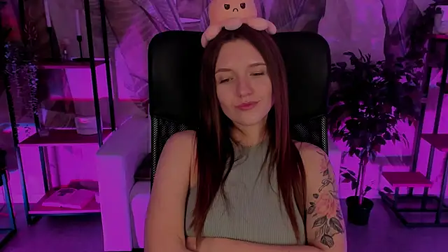 Snapshot of JennyDens chatting on 12-18-24, 09:04 JennyDens online show from 12-18-24, 09:04