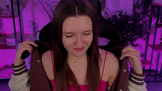 Snapshot of JennyDens chatting on 12-21-24, 09:12 JennyDens online show from 12-21-24, 09:12