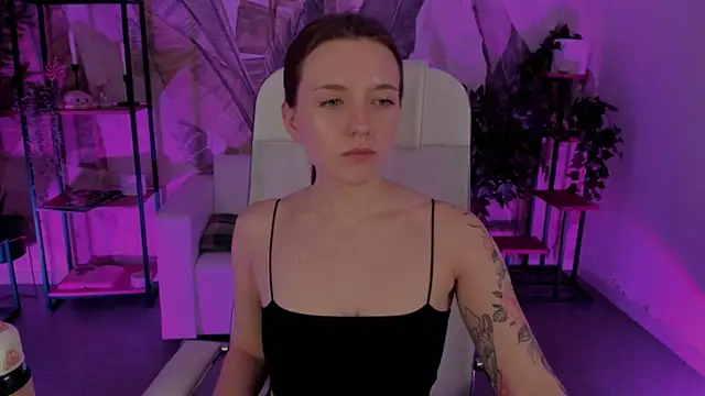 Snapshot of JennyDens chatting on 02-22-25, 08:40 JennyDens online show from 02-22-25, 08:40