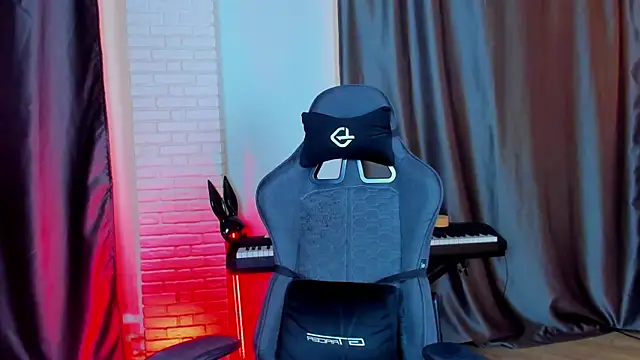 QueenAliss online show from 01-06-25, 03:53