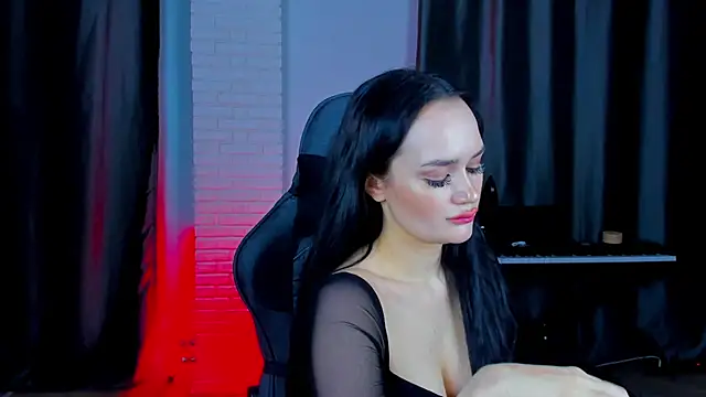 QueenAliss online show from 02-04-25, 11:05