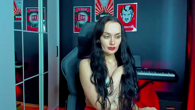 QueenAliss online show from 02-25-25, 05:30