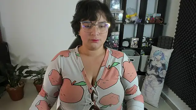 aika-dreams online show from 02-19-25, 01:28