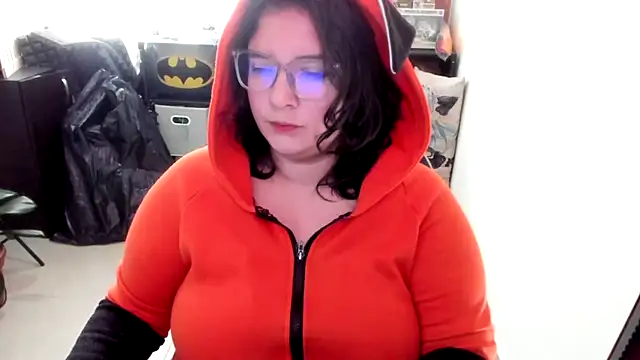 aika-dreams online show from 12-19-25, 01:07