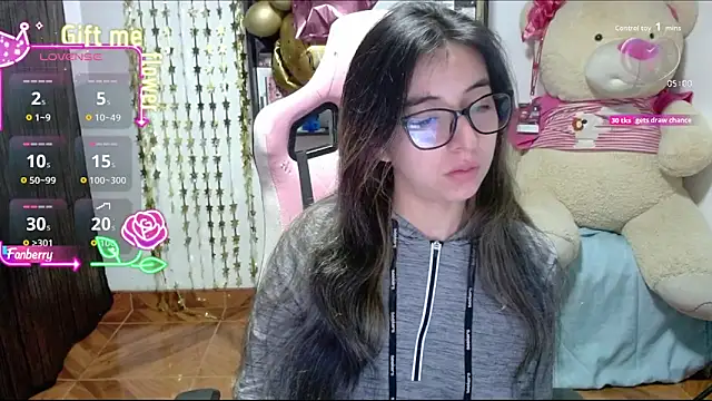 Maggie Fox3 online show from 10-07-25, 01:36