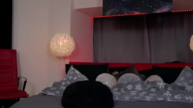 Larissa K online show from 01-22-25, 05:06