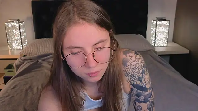  AnnaStark  online show from 09-19-25, 08:20